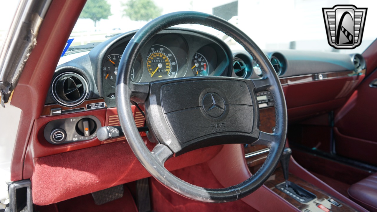 1989 Mercedes-Benz 560SL 17