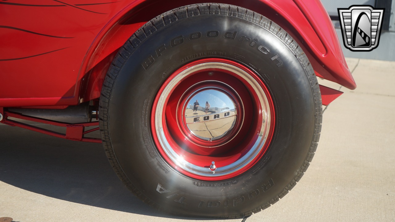 1933 Plymouth Coupe 8