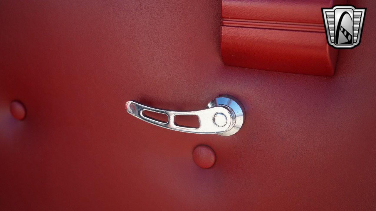 1933 Plymouth Coupe 76