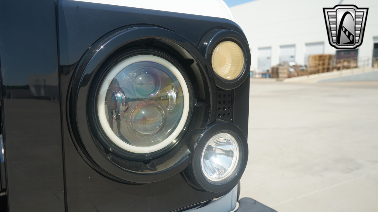 1999 Land Rover Defender 12