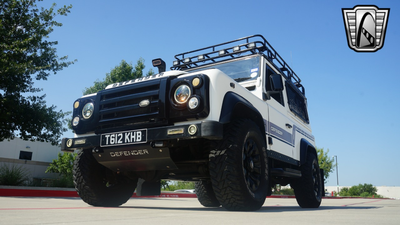 1999 Land Rover Defender 27