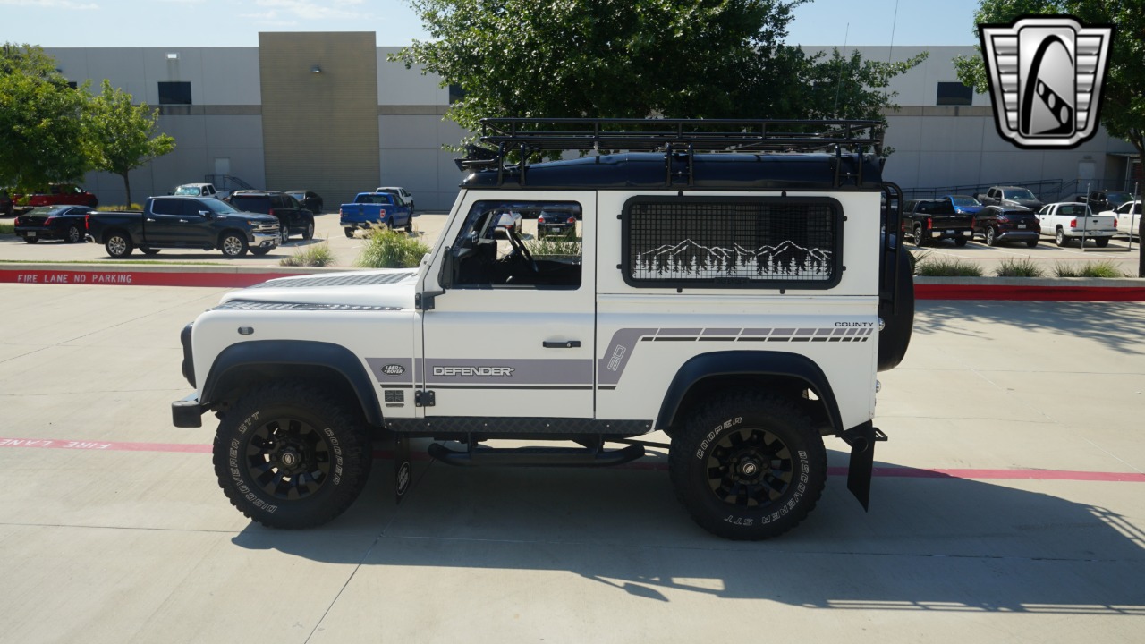 1999 Land Rover Defender 28