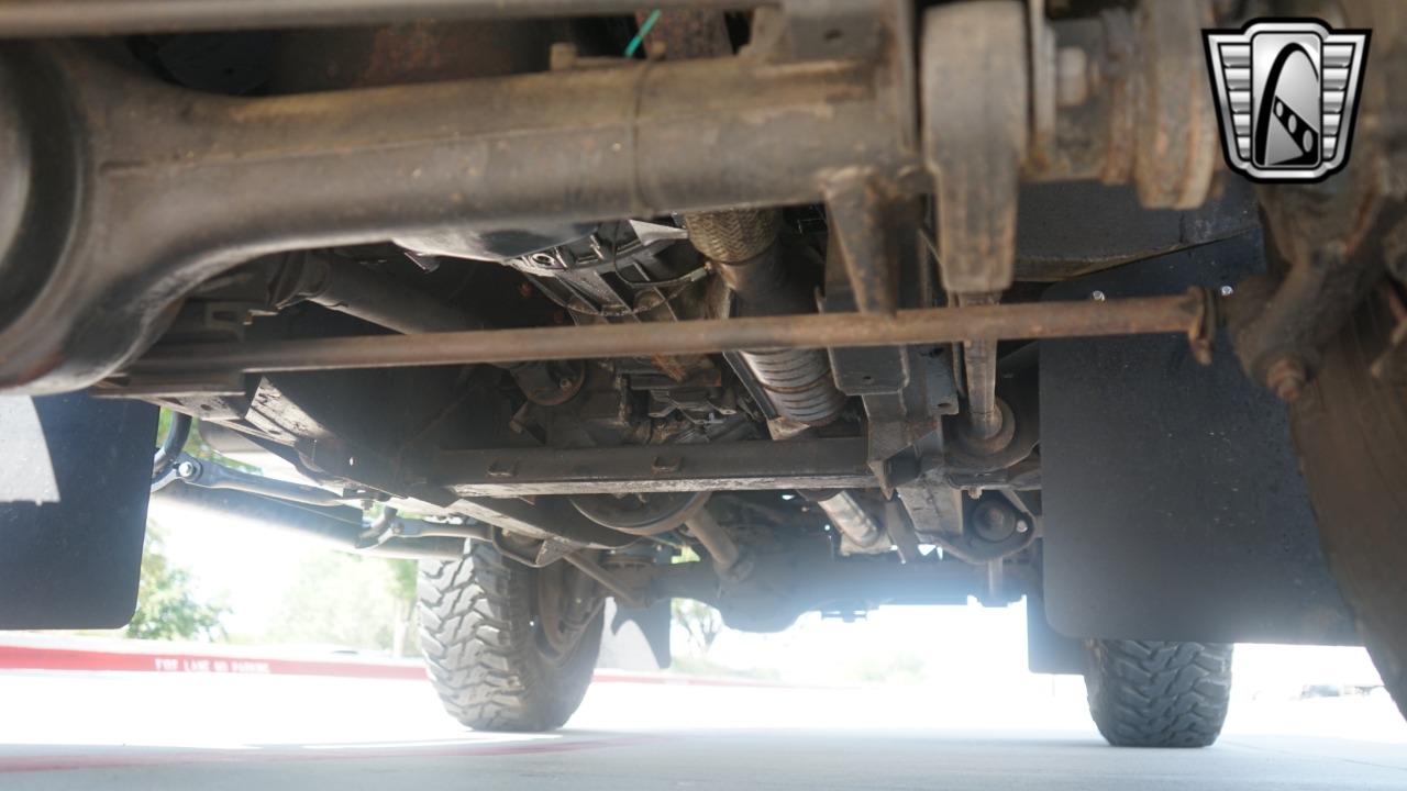 1999 Land Rover Defender 23