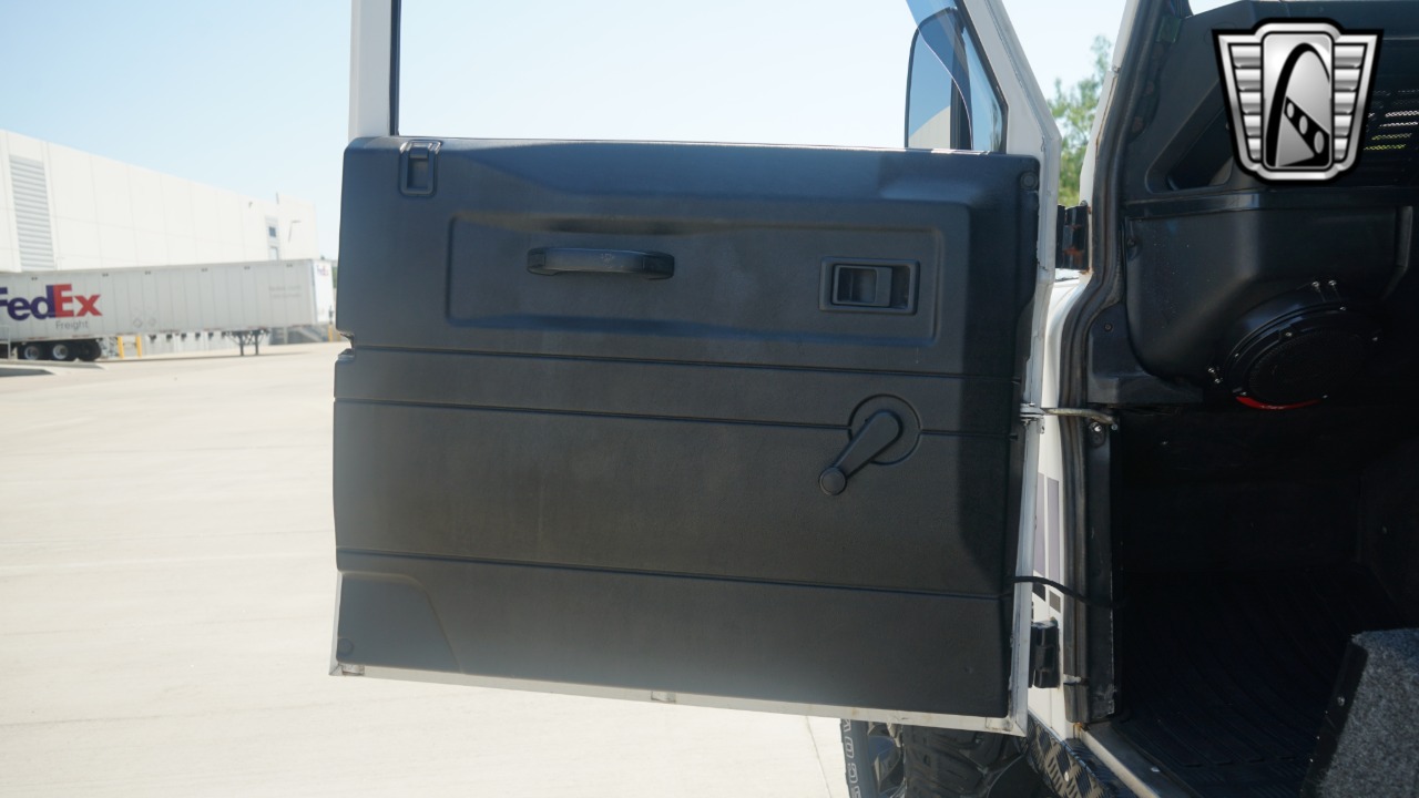 1999 Land Rover Defender 13