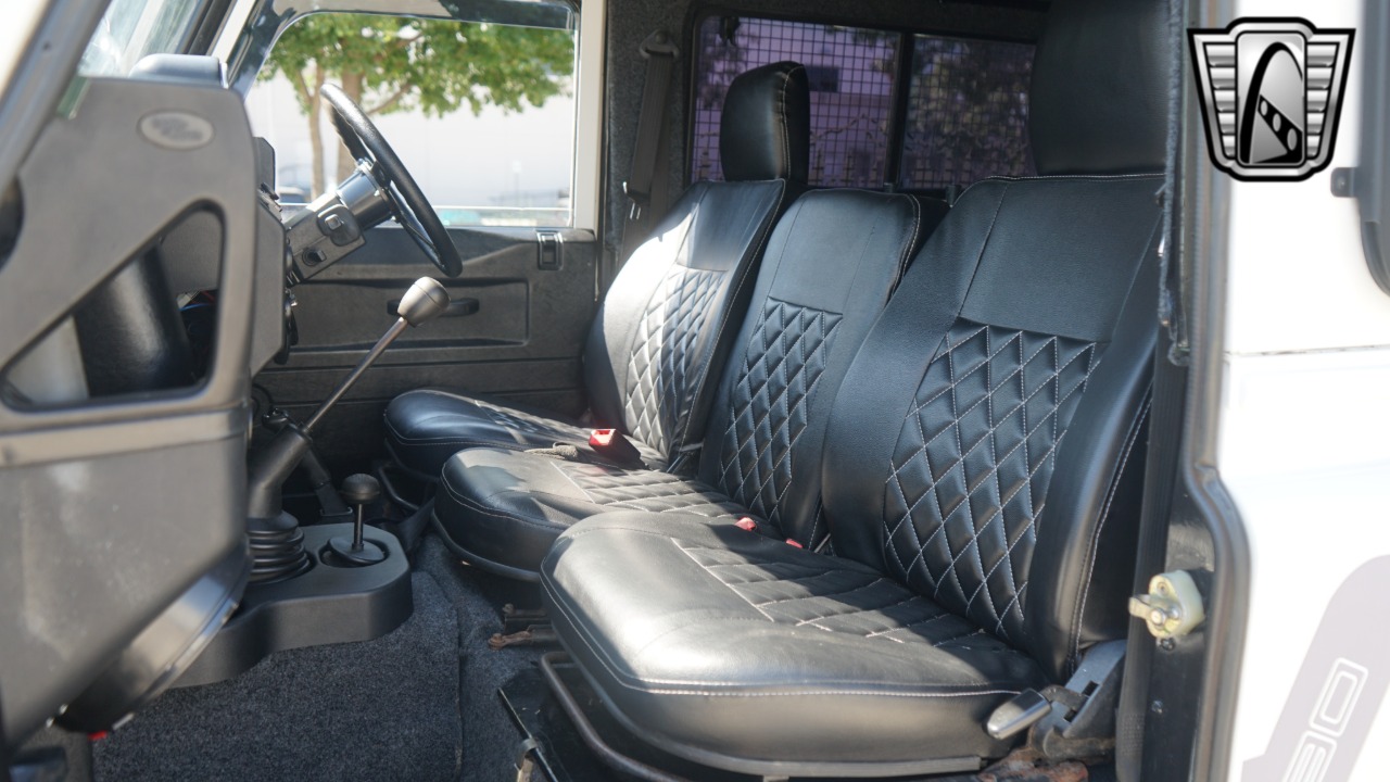 1999 Land Rover Defender 81