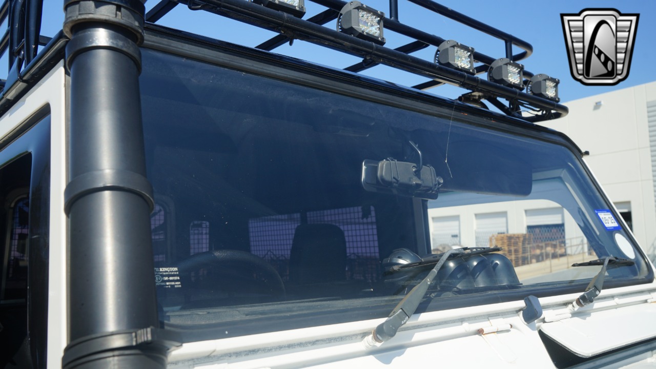 1999 Land Rover Defender 64