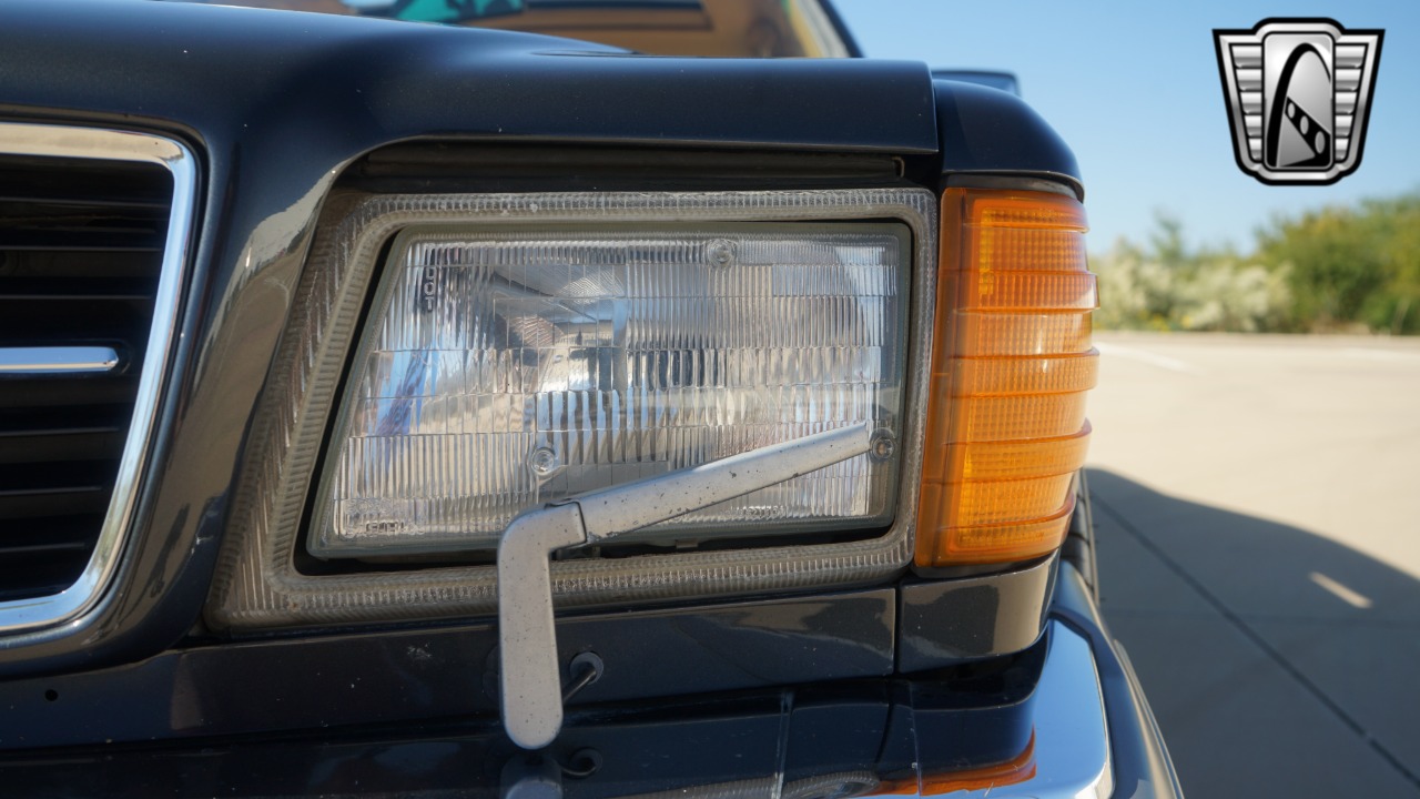 1986 Mercedes-Benz 560 SEC 13