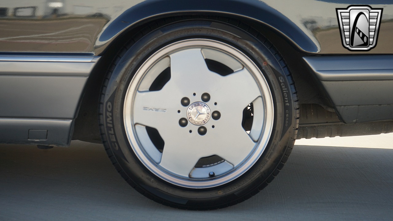 1986 Mercedes-Benz 560 SEC 9