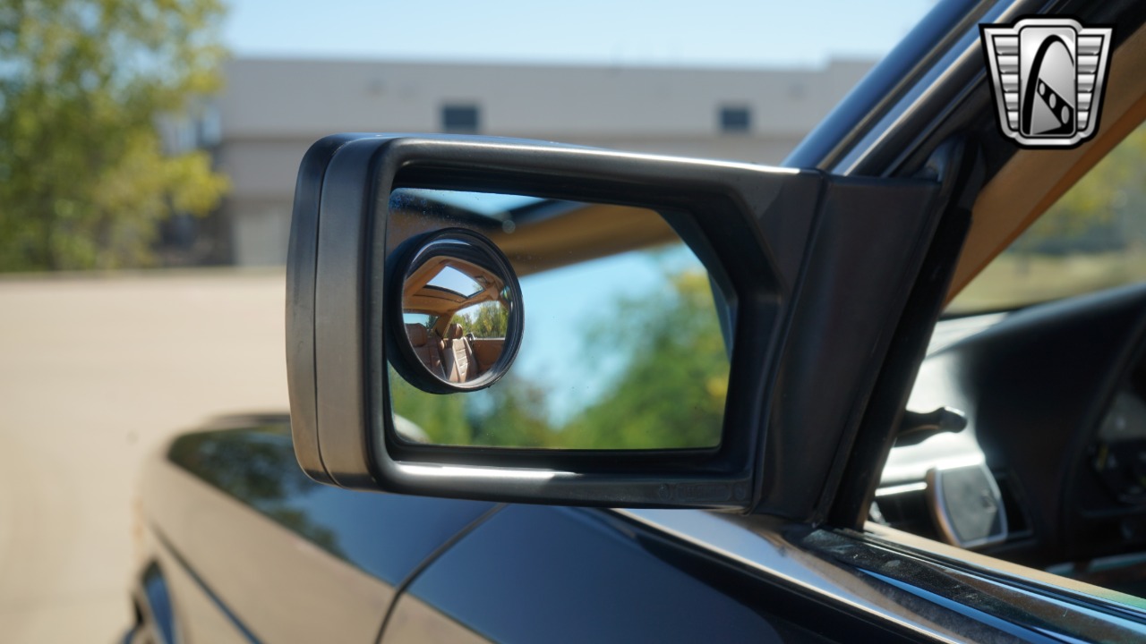 1986 Mercedes-Benz 560 SEC 77