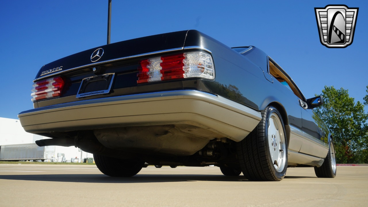 1986 Mercedes-Benz 560 SEC 38