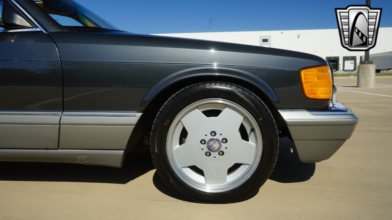 1986 Mercedes-Benz 560 SEC 58