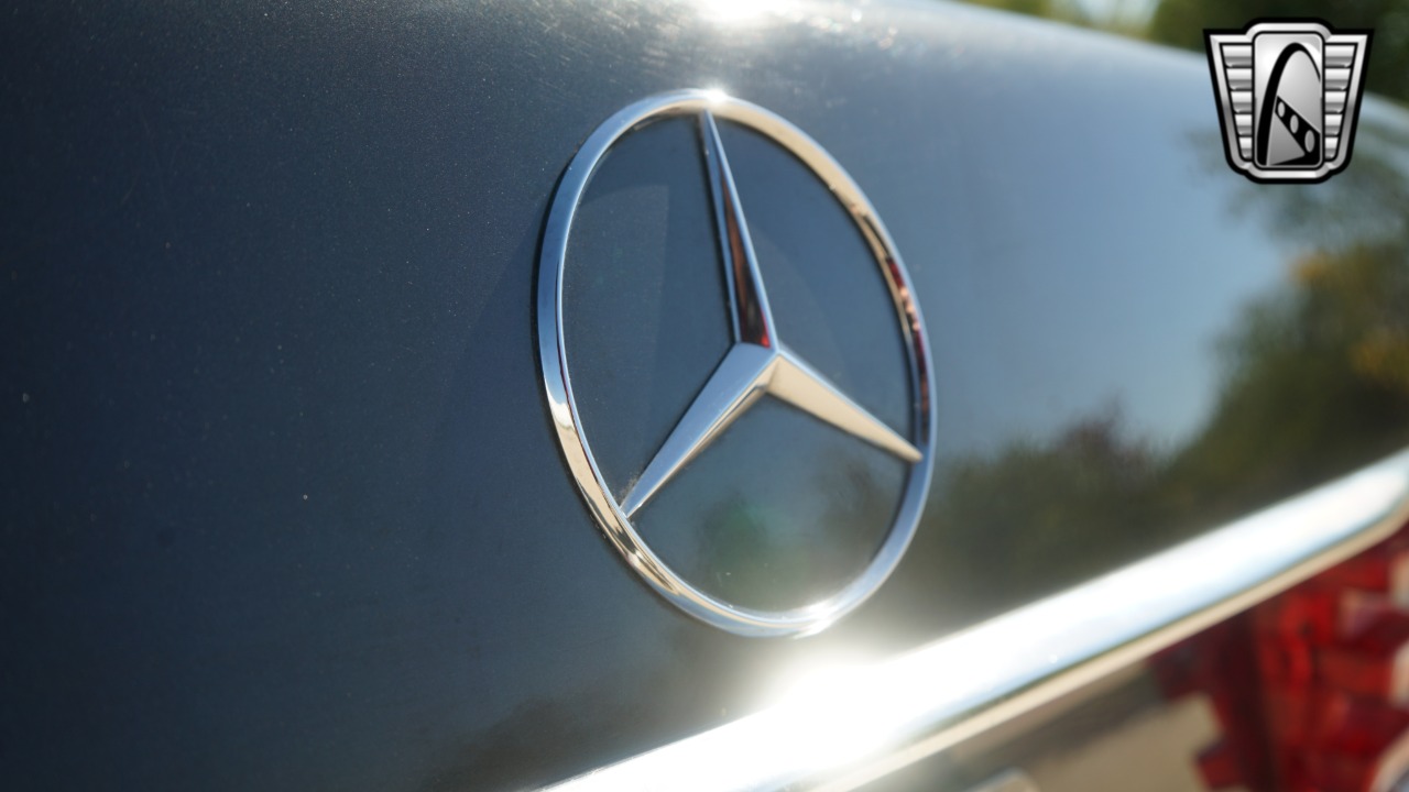 1986 Mercedes-Benz 560 SEC 81