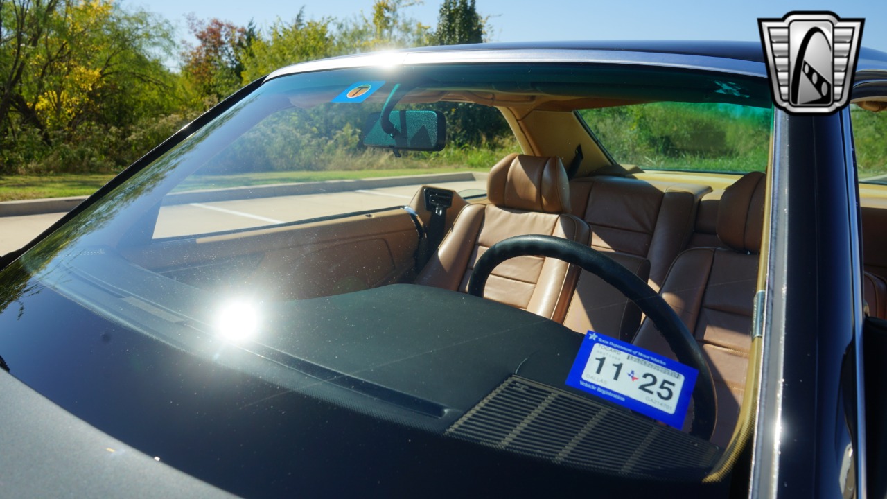 1986 Mercedes-Benz 560 SEC 61