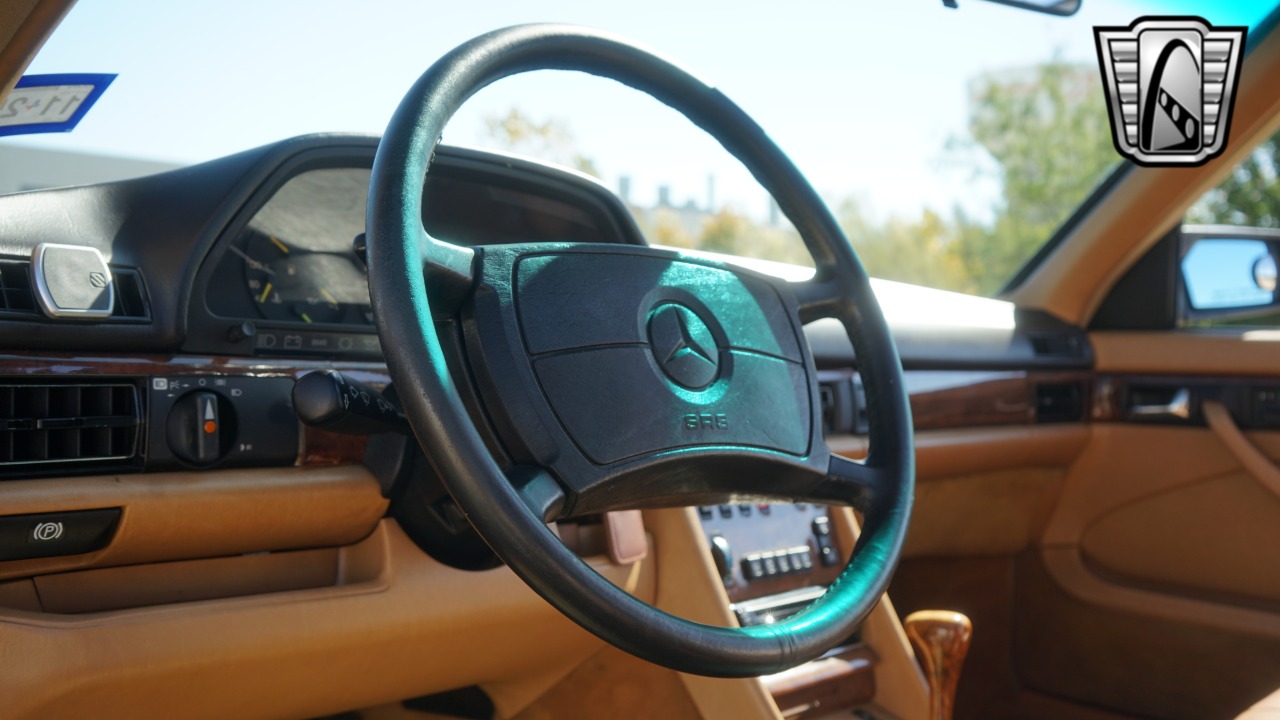 1986 Mercedes-Benz 560 SEC 83