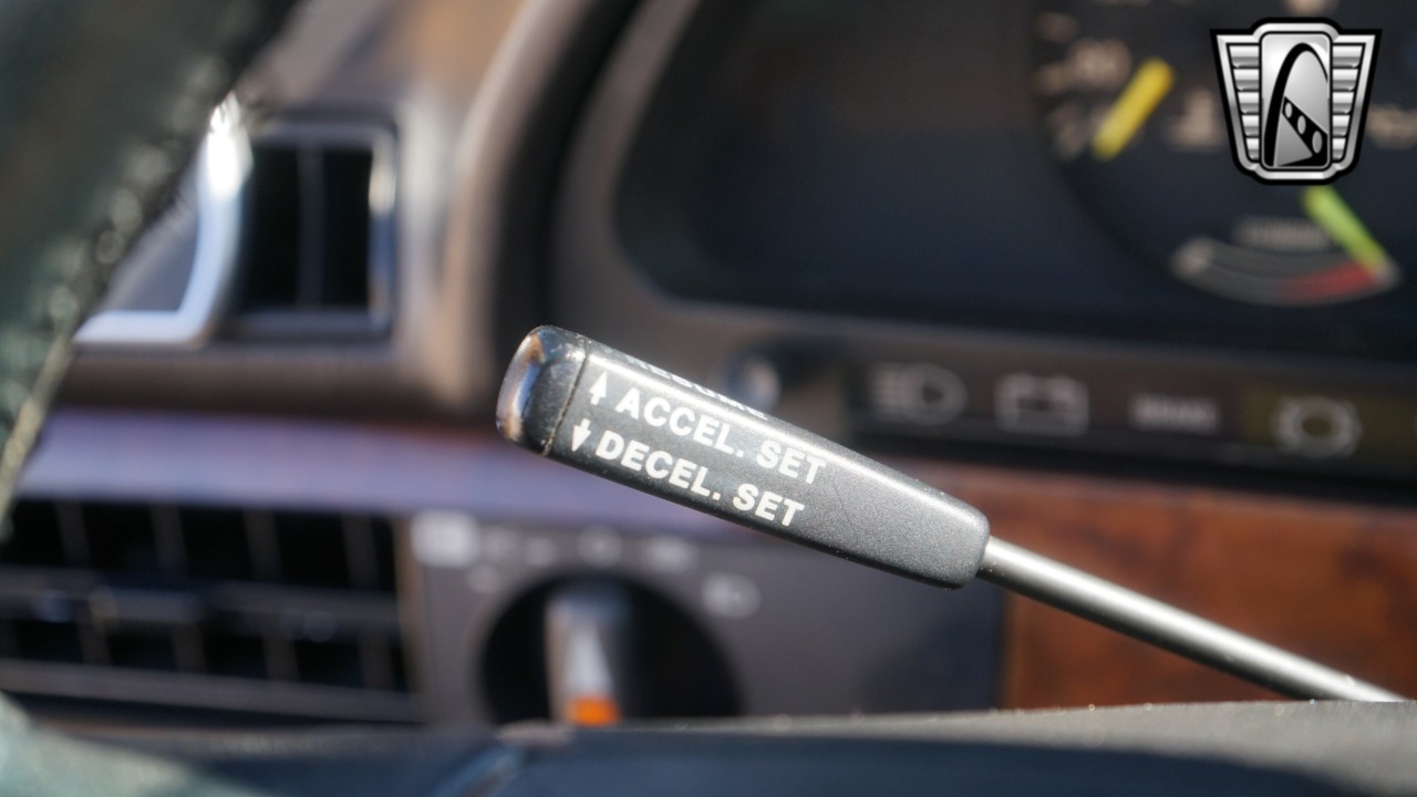 1986 Mercedes-Benz 560 SEC 84