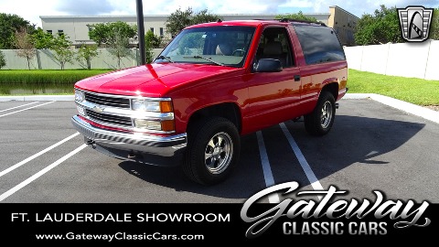 1997 Chevrolet Tahoe image 2