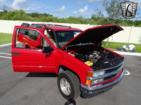 1997 Chevrolet Tahoe image 32