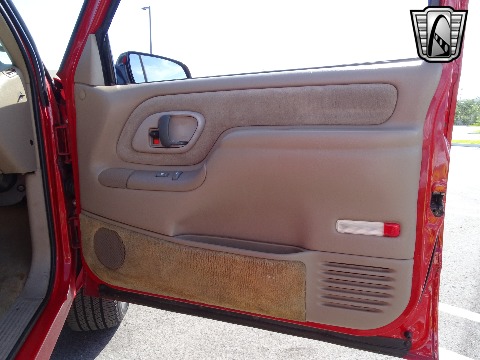 1997 Chevrolet Tahoe image 65