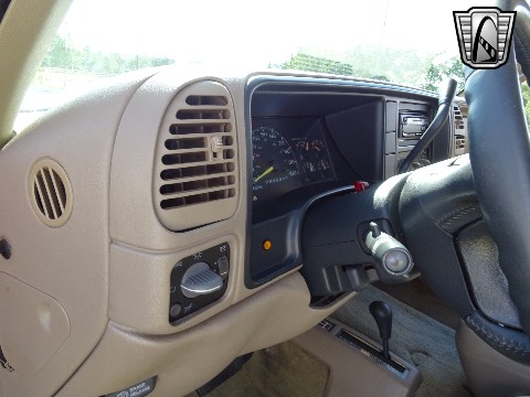 1997 Chevrolet Tahoe image 52