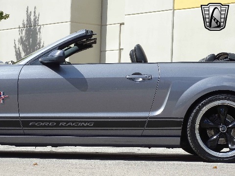 2006 Ford Mustang image 30