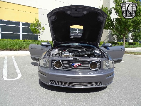 2006 Ford Mustang image 37