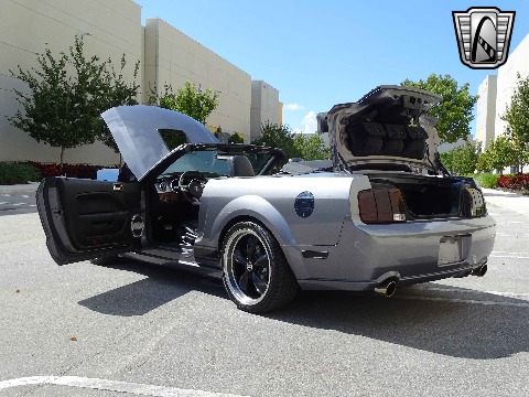 2006 Ford Mustang image 40