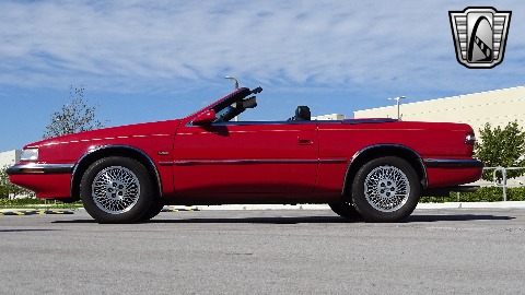 1990 Chrysler Maserati image 9