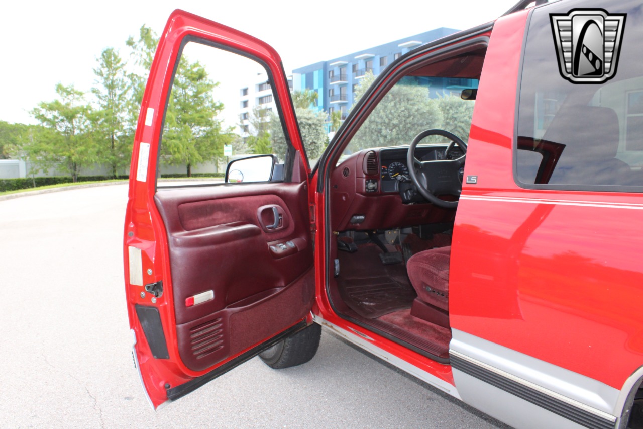 1995 Chevrolet Tahoe 19