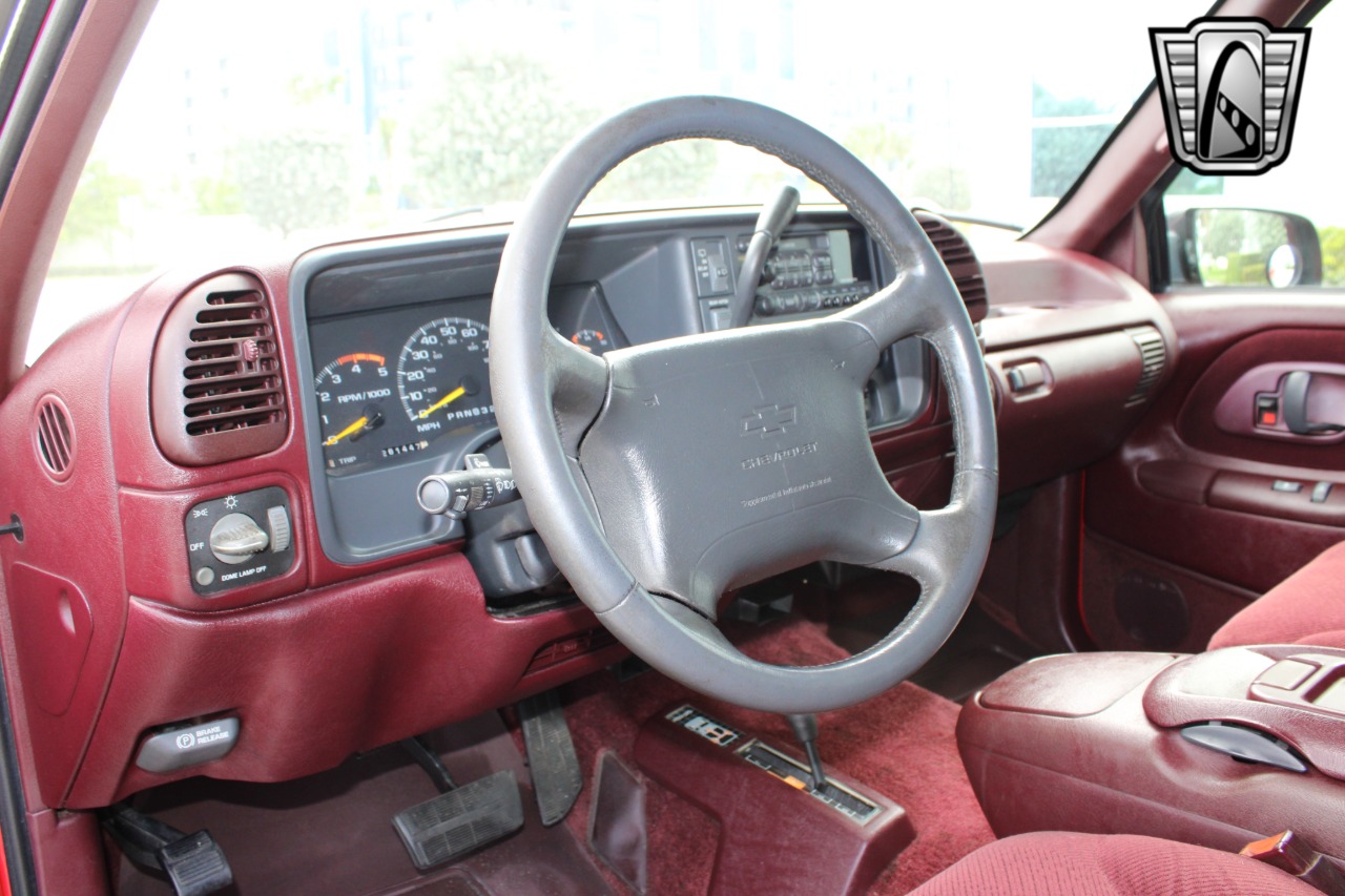 1995 Chevrolet Tahoe 21