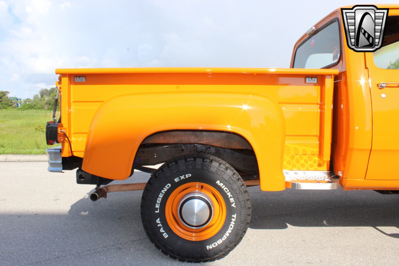 1980 Dodge Power Wagon 12