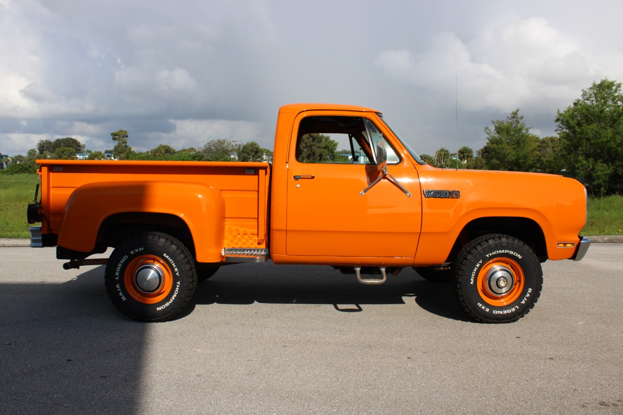 1980 Dodge Power Wagon 8