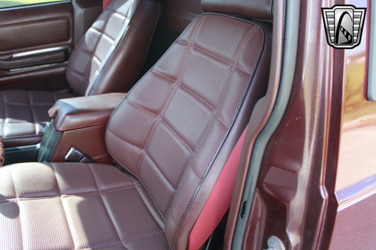 1987 Jeep Comanche 26