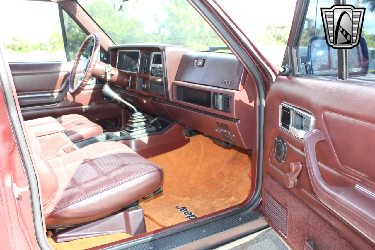 1987 Jeep Comanche 30