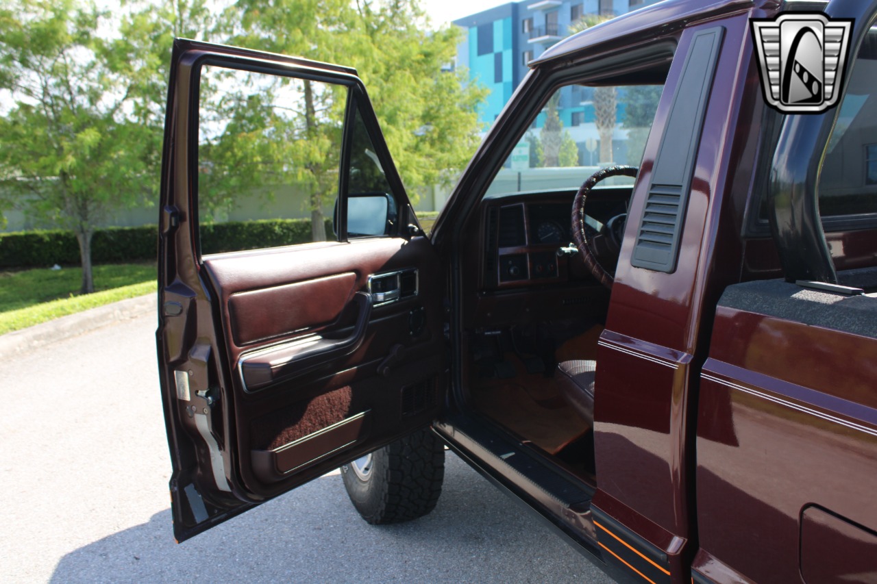 1987 Jeep Comanche 21