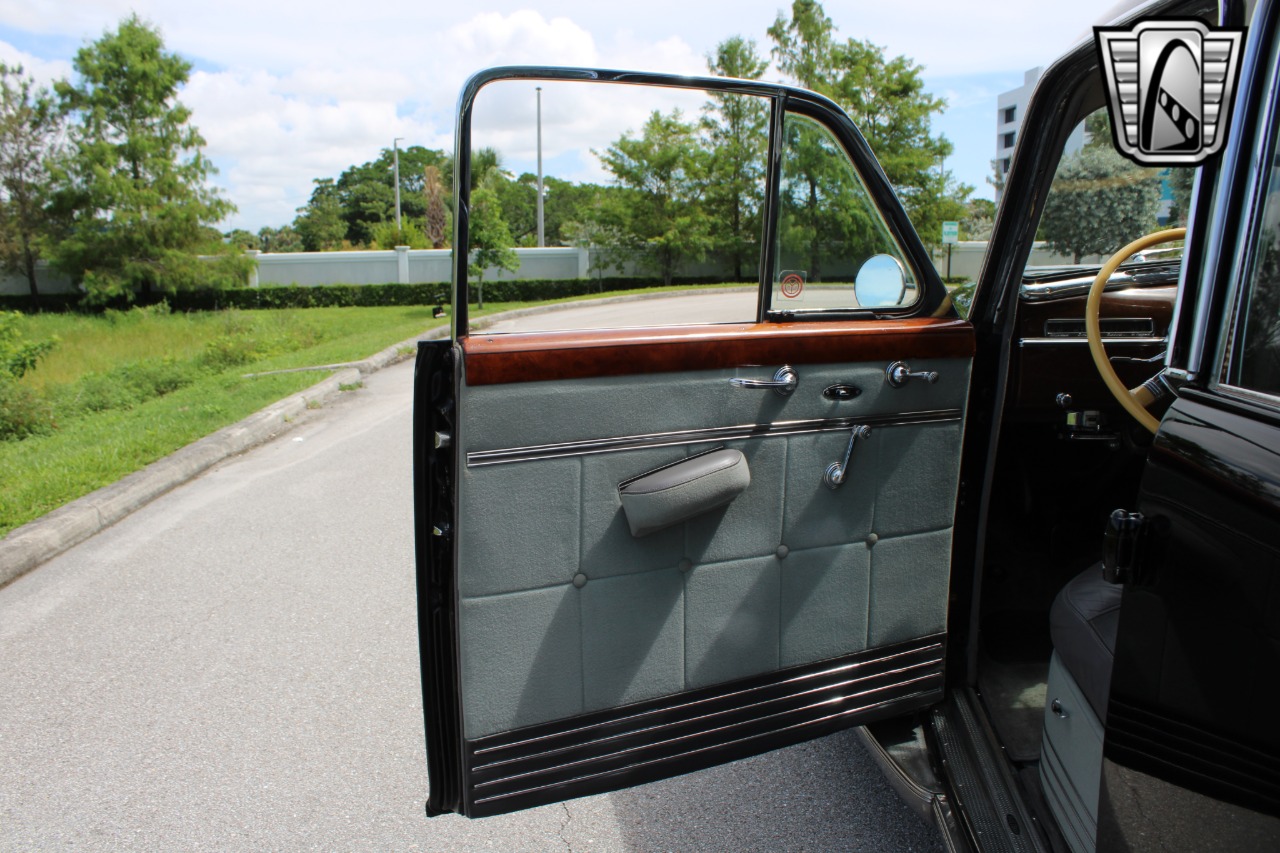 1941 Cadillac Series 60 23