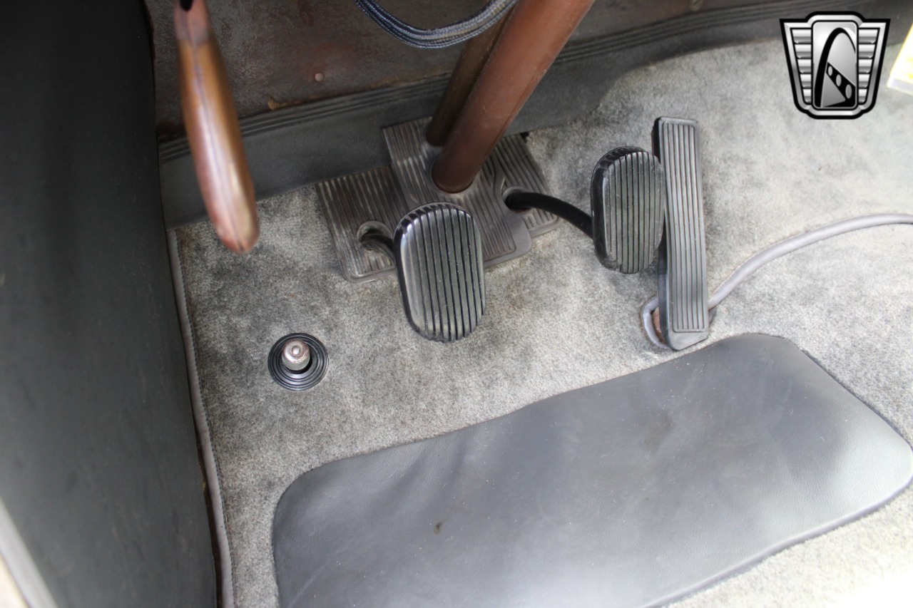 1941 Cadillac Series 60 24
