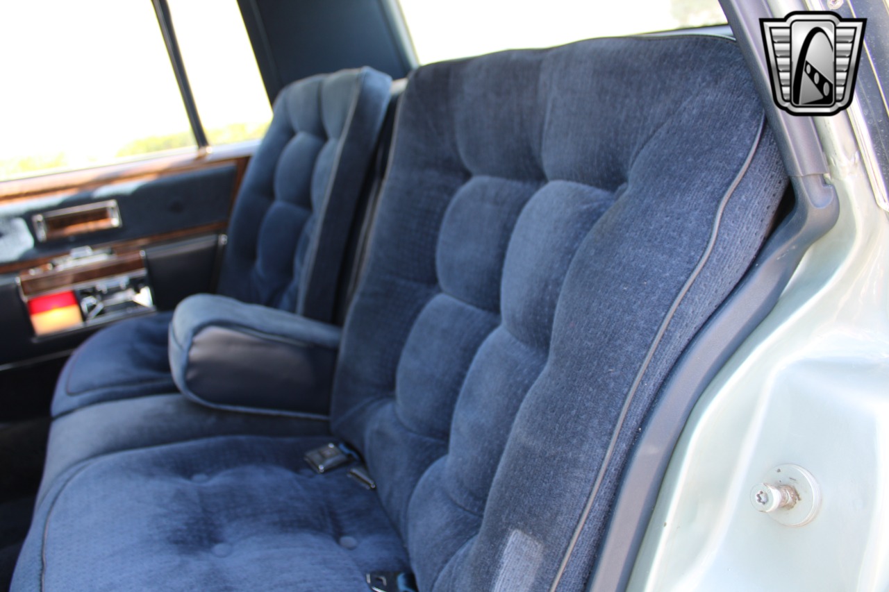 1982 Oldsmobile 98 28