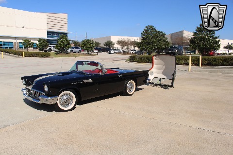 1957 Ford Thunderbird image 3