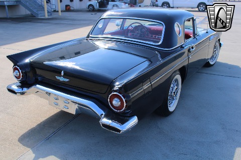 1957 Ford Thunderbird image 29