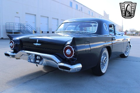 1957 Ford Thunderbird image 30