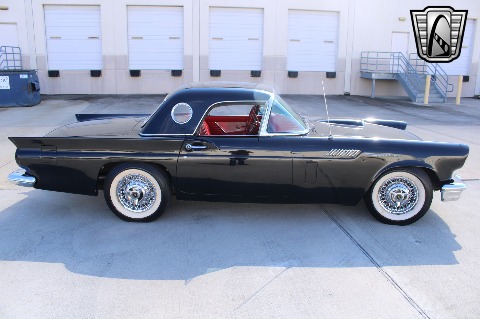1957 Ford Thunderbird image 32