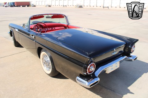 1957 Ford Thunderbird image 7