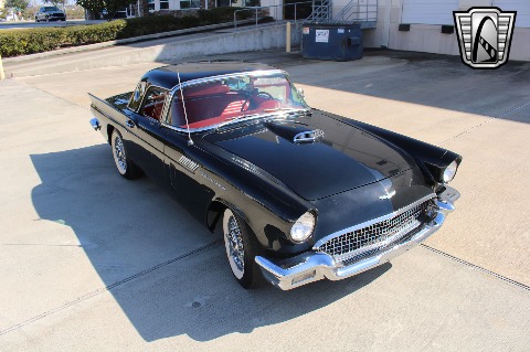 1957 Ford Thunderbird image 34