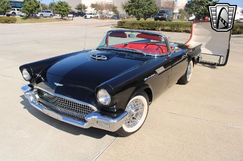 1957 Ford Thunderbird image 11