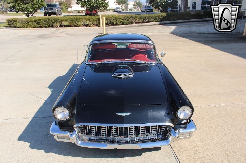1957 Ford Thunderbird image 37