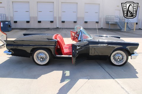 1957 Ford Thunderbird image 15