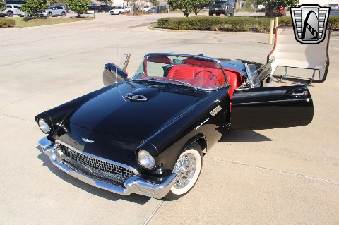 1957 Ford Thunderbird image 17