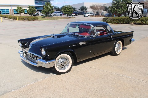 1957 Ford Thunderbird image 18