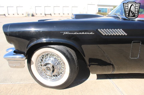 1957 Ford Thunderbird image 44