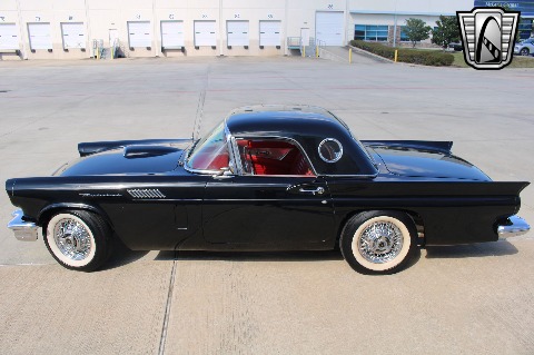 1957 Ford Thunderbird image 19